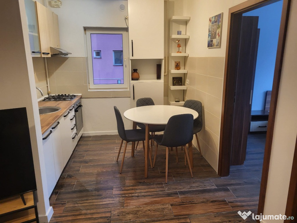 Anunț de Închiriere Apartament Modern în Complexul R1 ARED UTA, Arad