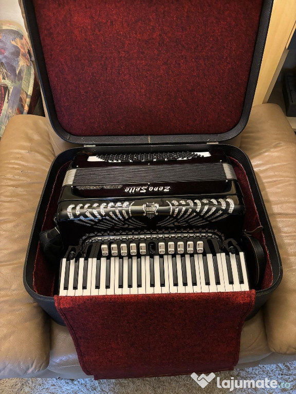 Vând Acordeon Profesional