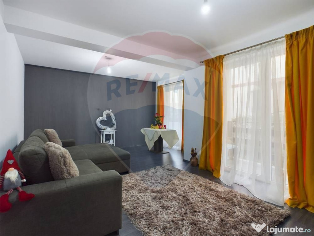 Apartament 3 cam de vânzare în zona Tractorul