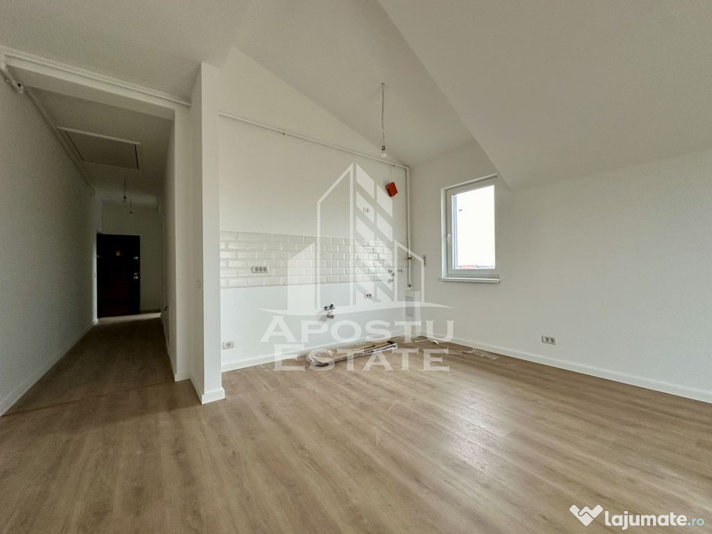 Apartament cu 2 camere. Terasa proprie si pod generos.