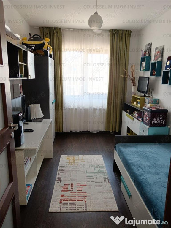 Apartament cu 3 camere , decomandat - zona Ghimbav