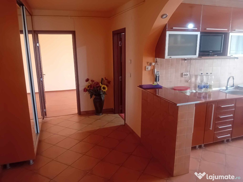 Apartament 2 Cam Calea Romanului 60mp etaj 4 pod bloc nou renovat