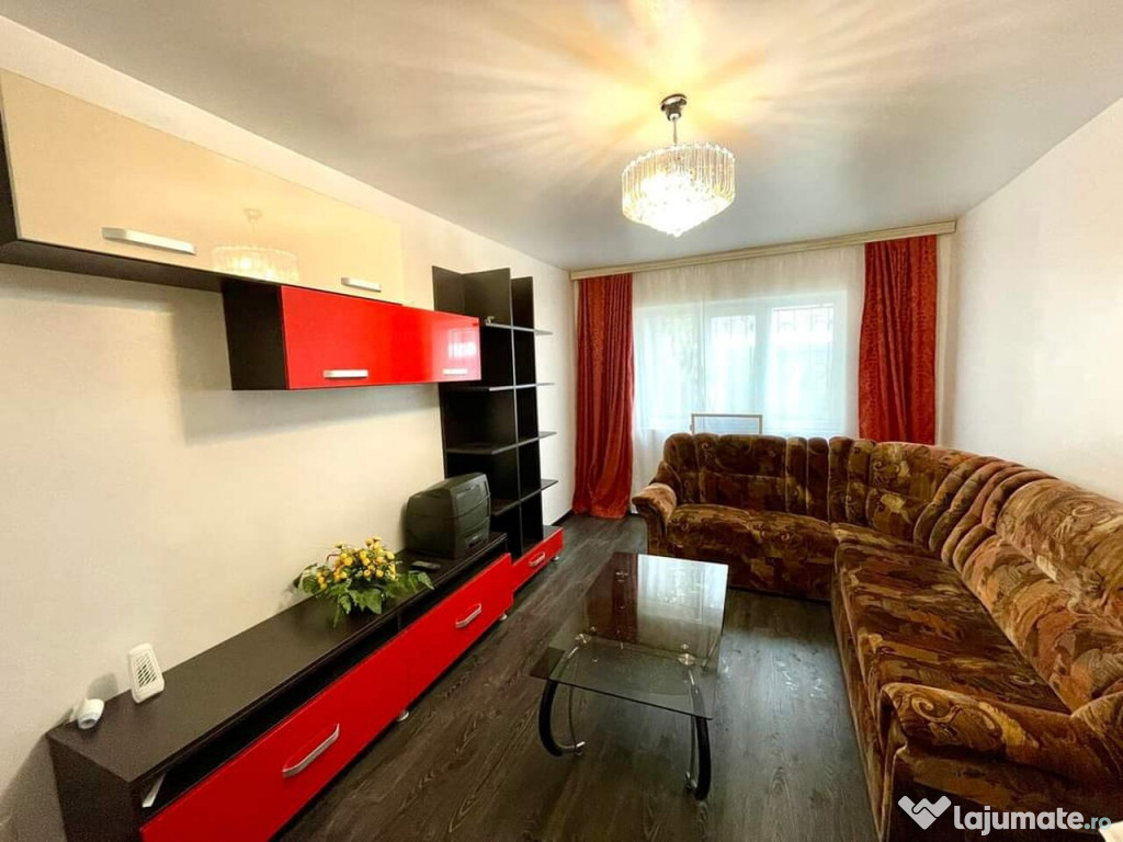 De vânzare apartament cu 2 camere decomandat, zona Bucovina