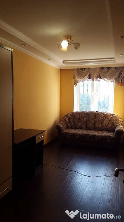 Apartament cu 3 camere, Eroii Revoluției