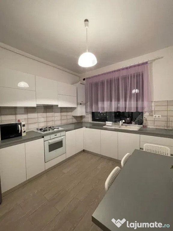 Apartament spațios,luminos ,3 camere, AC,parcare , cartieru