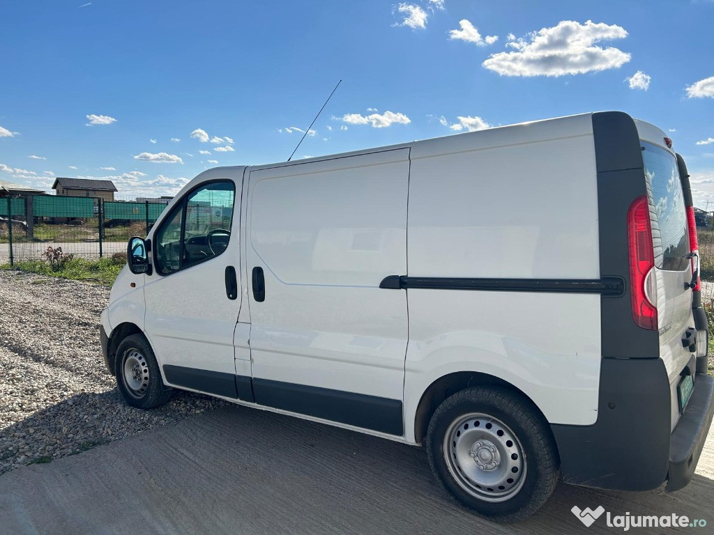 Autoutilitara Renault Trafic 2.0 Dci