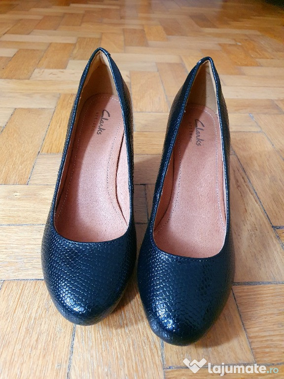 Pantofi Clarks, 37, eleganti, noi, cu etichetă