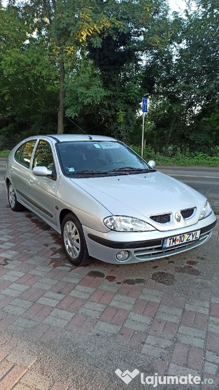 Vând Renault Megane 1.6,16V, benzină.