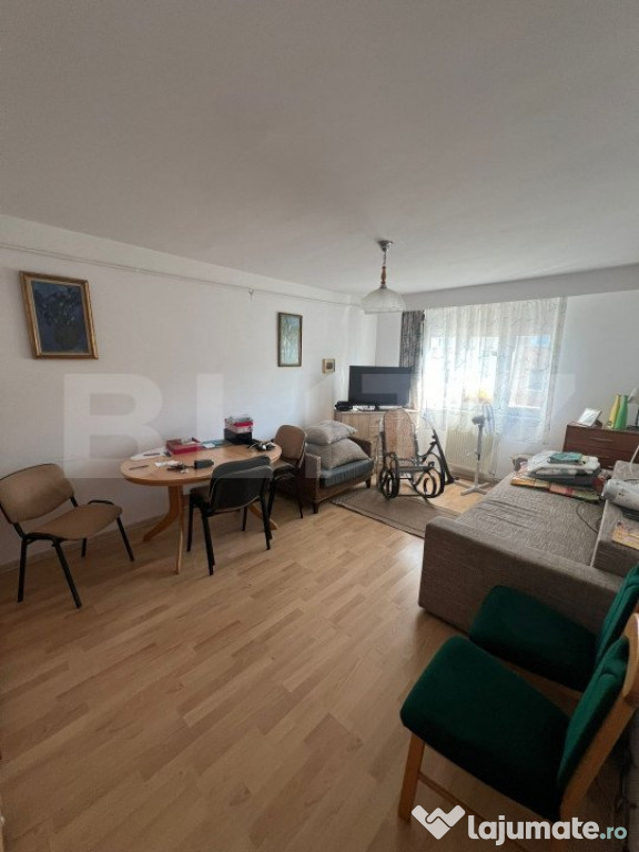 Apartament 2 camere decomandate, orientare sud-est, zona Ghe