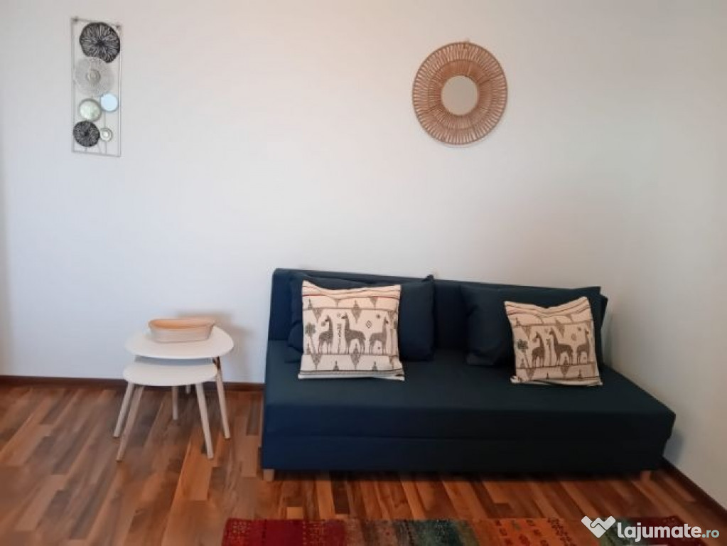 Închiriez apartament pe strada Moldovița /parcare/Negociabil