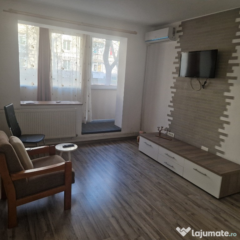 Proprietar, închiriez apartament 2 camere - Piața Ceair