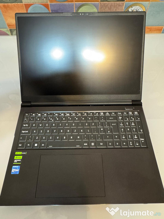 Laptop Clevo, 16", i9, 64 GB, SSD Samsung 980 Pro 2 TB,