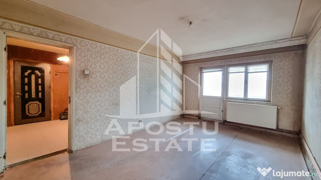 Apartament 4 camere, etaj intermediar, centrala proprie, ...