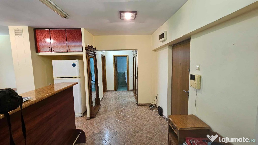 Apartament 3 camere INDEPENDENTEI