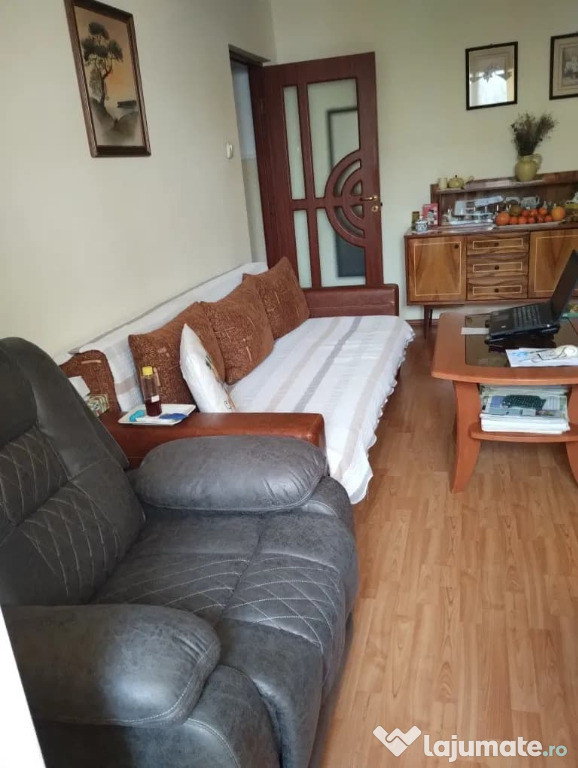 Apartament cu 3 camere, semidecomandat - zona Astra