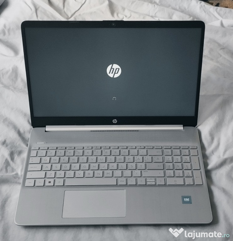 Laptop HP Pavilion 15S + mouse, încărcător, geantă + un cadou turcesc!