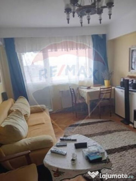 Apartament cu 3 camere de vânzare în zona Central