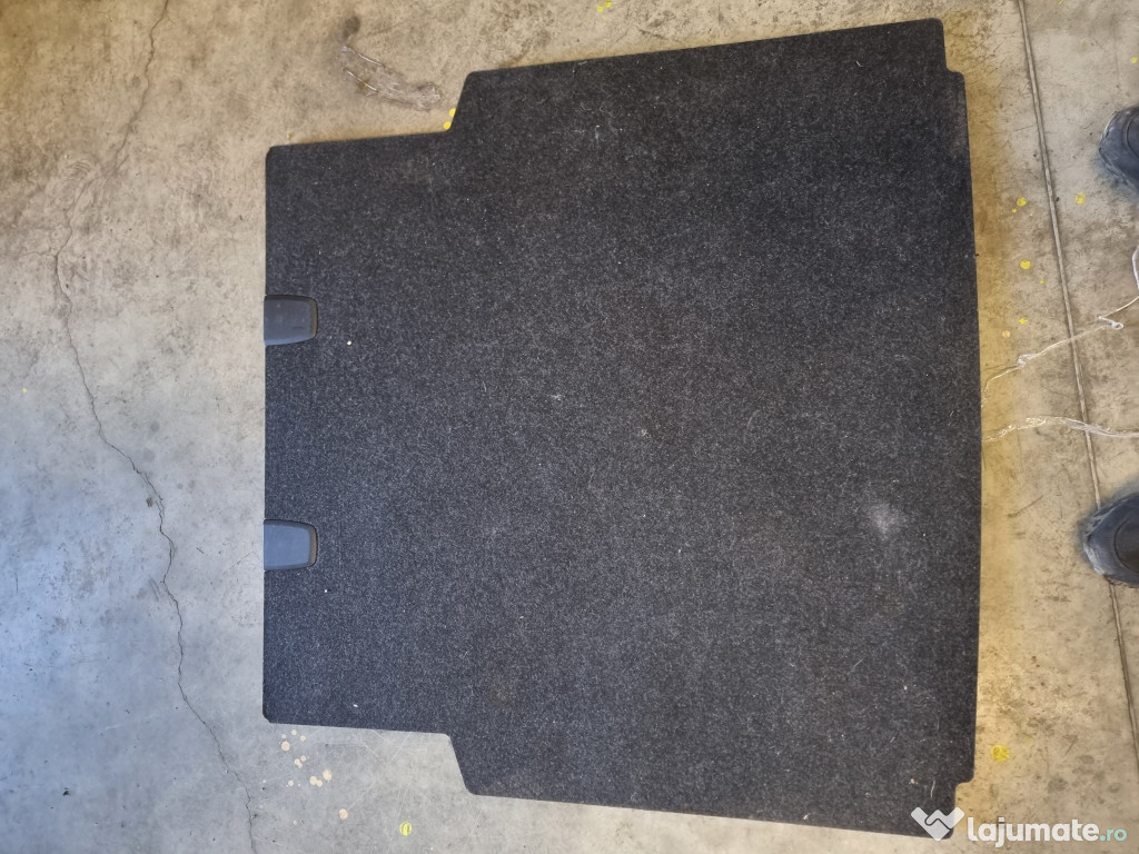 Grila proiector dreapta Audi Q3