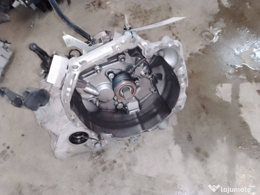 Amortizor suspensie fata stanga Audi A4 B8 2.0 Motorina 2013