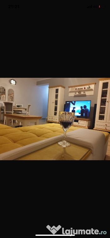 Închiriez apartament