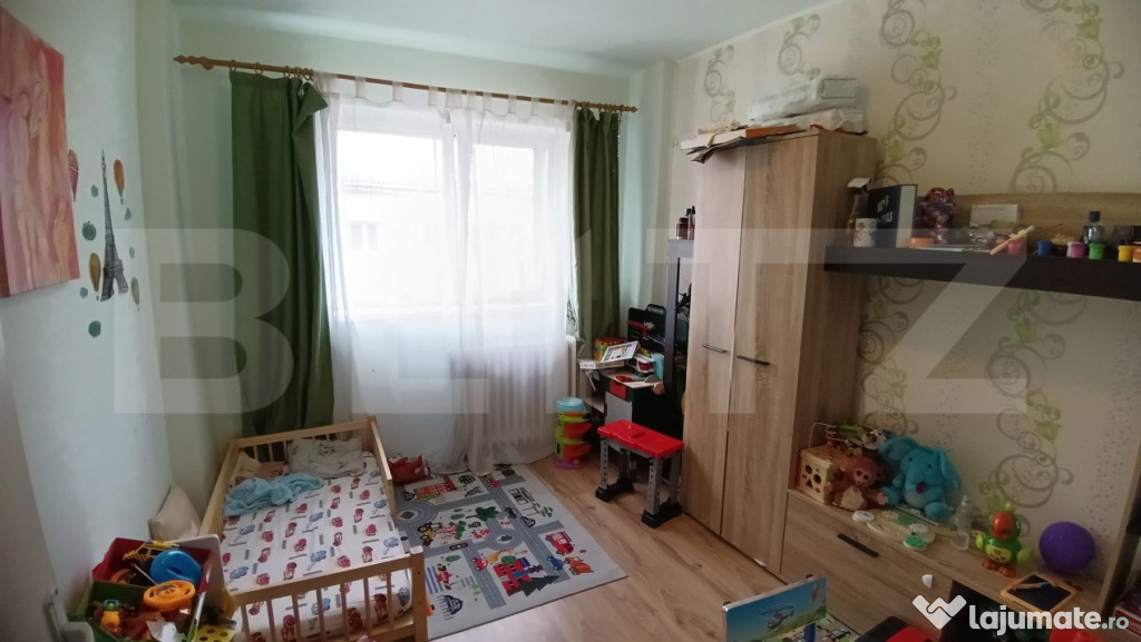 Apartament cu 2 camere, decomandat, cetate