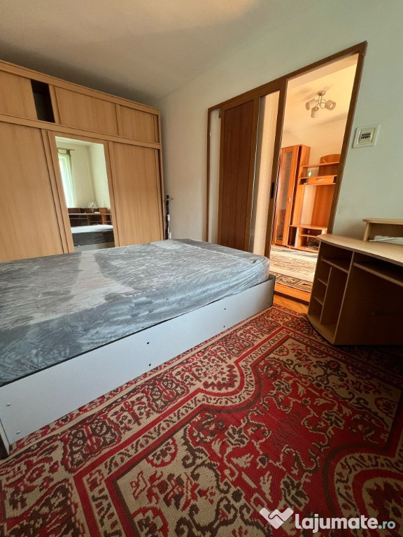 Apartament cu 3 camere Alexandru Cel Bun