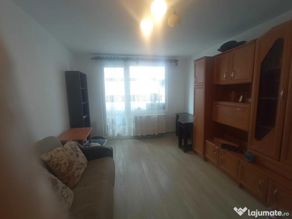 Apartament cu 2 camere, decomandat - zona Astra