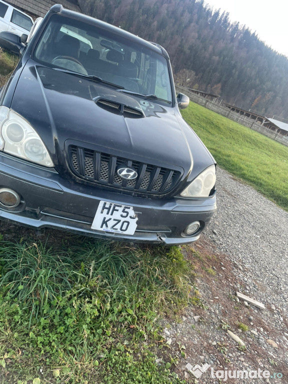 Vând autoturism de Teren