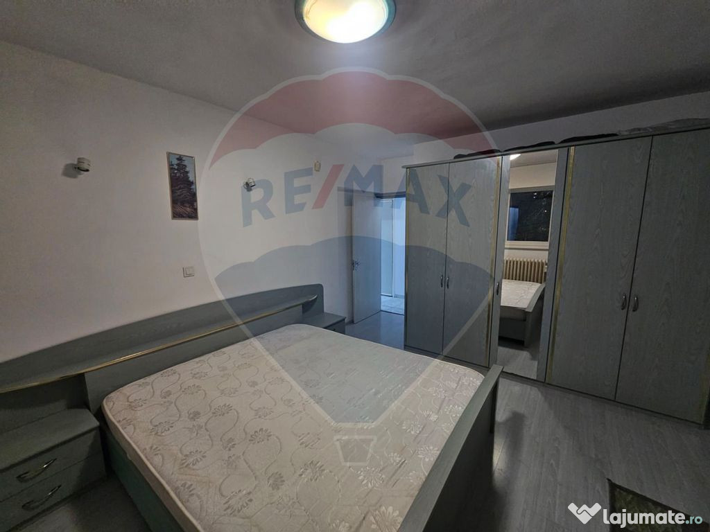 Apartament cu 3 camere de închiriat în zona Berceni