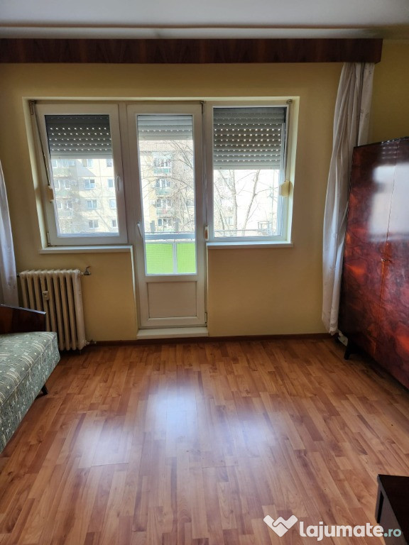 Vand apartament 2 camere