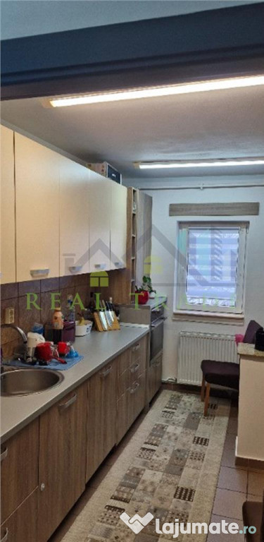 Apartament 3 camere decomandat Tractorul