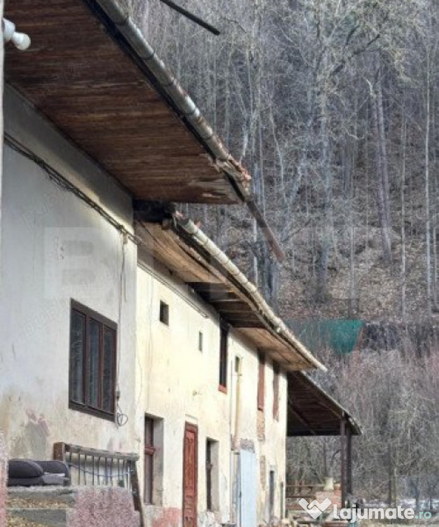 Oportunitate - Monument Istoric lângă Cetatea Râșnov s