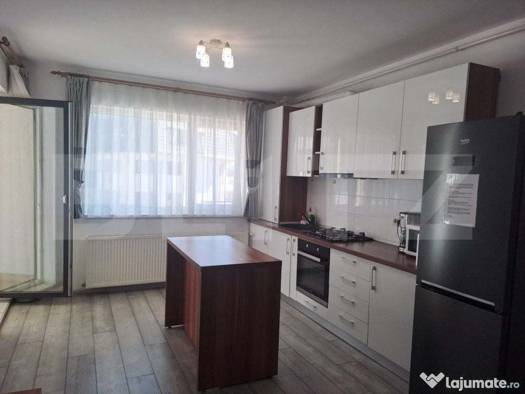 Apartament cu 3 camere, 63 mp, terasa panoramica, zona Tract