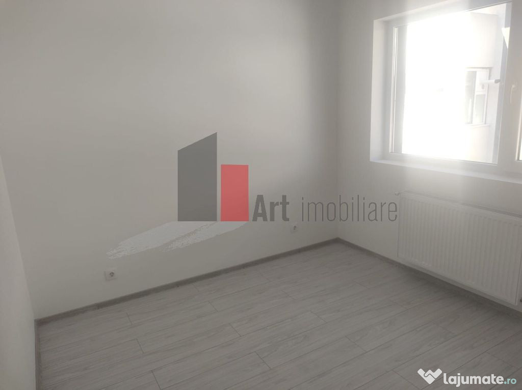 Vânzare apartament decomandat 2 camere cu centrală Giur...