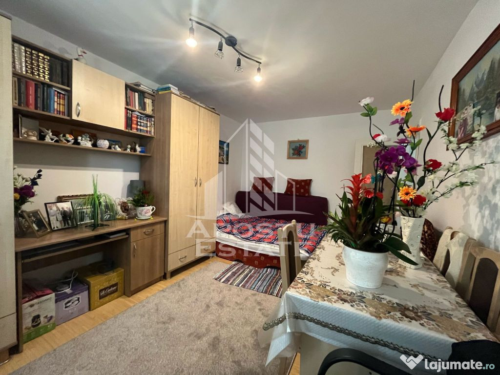 Apartament 3 camere, 2 balcoane,decomandat,centrala propr...