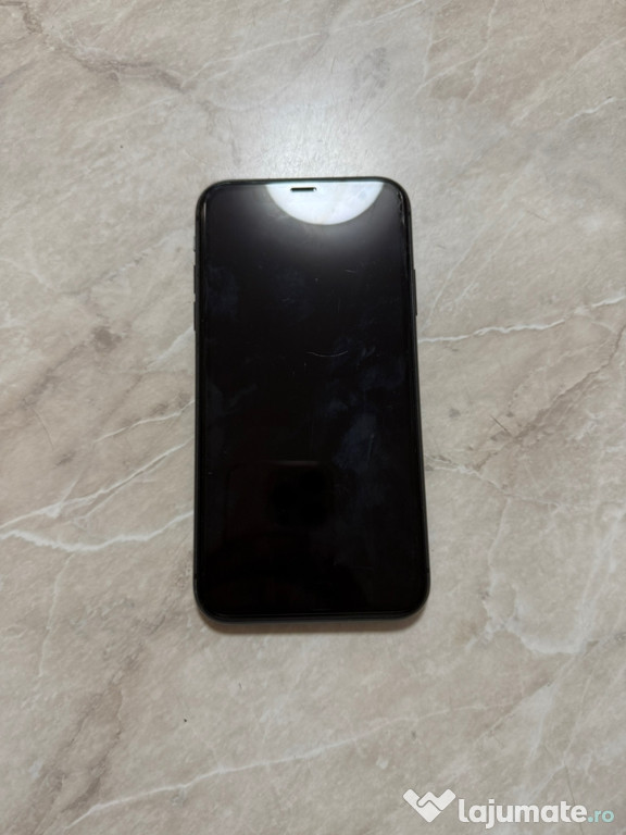 Vând iPhone 11 64GB