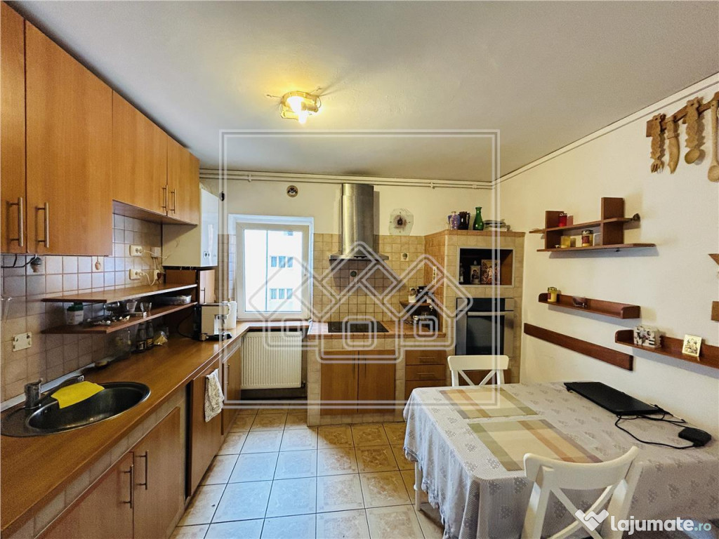 Ap cu 3 camere, balcon si boxa, 73 mp utili, zona Terezian