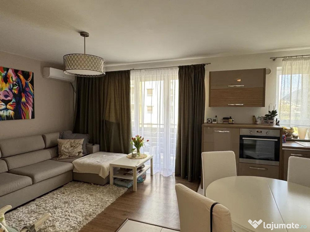 Apartament cu 2 camere, decomandat - zona Avantgarden