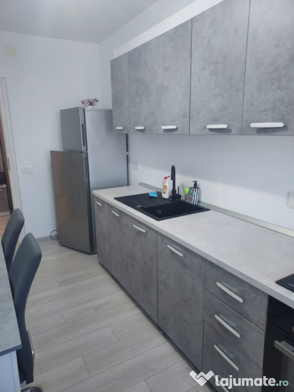 Apartament cu 2 camere, bloc Prima