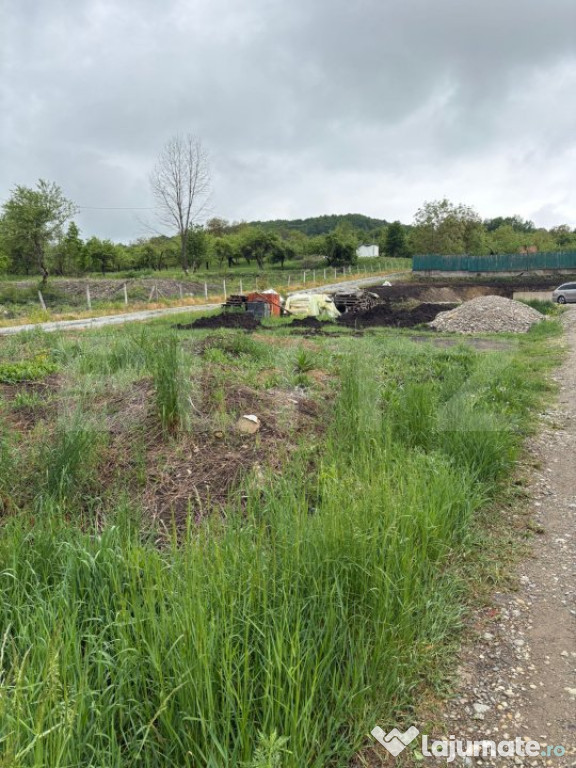 Teren intravilan de vanzare, pentru casa, 541 mp, zona Valea