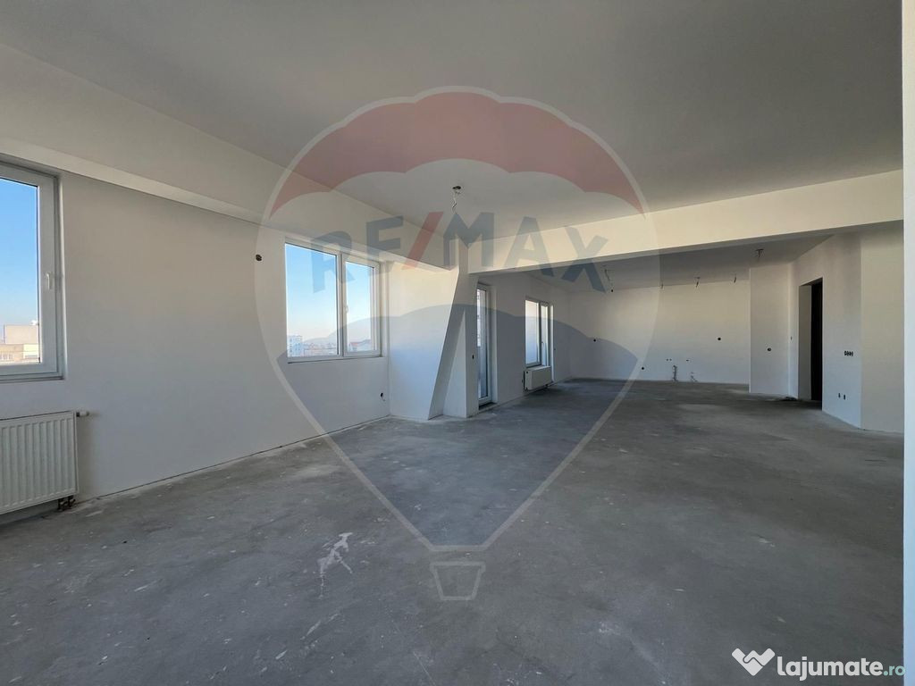 Apartament de lux, de tip penthouse, de vânzare, în zon...