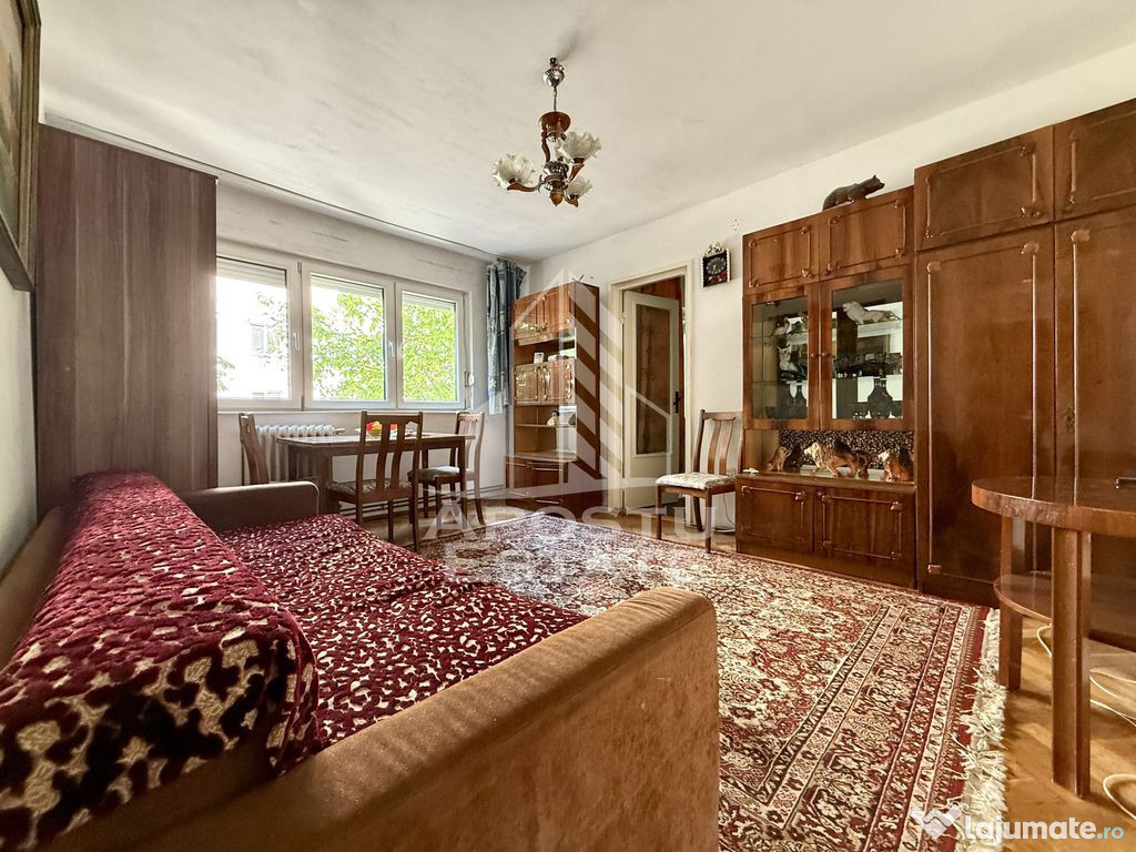 Apartament cu 2 camere, etajul 1, centrala proprie, zona ...