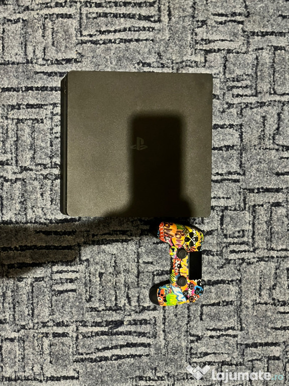 PS4 Slim 500GB + 6 jocuri pe disc, stare foarte bună