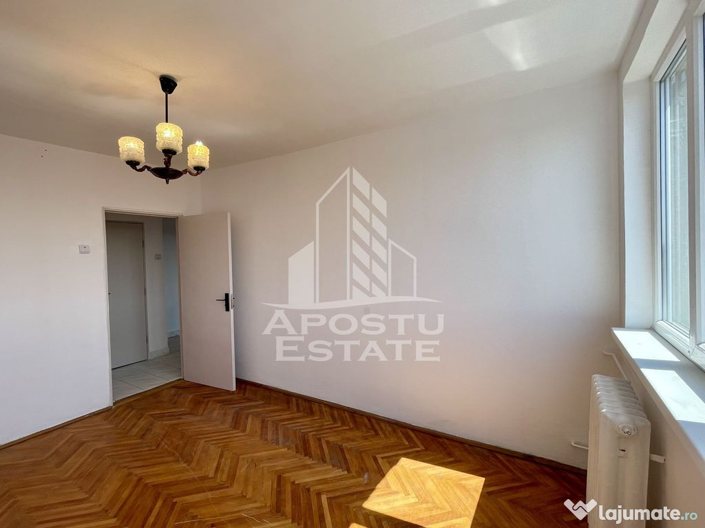 Apartament cu trei camere decomandat Bd. Cetatii