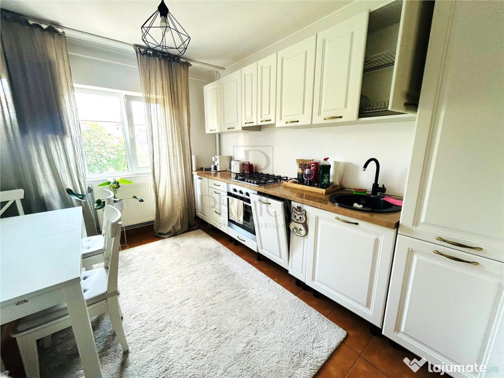SOARELUI - RENOVAT - 4 camere - 2 bai - 2 balcoane - central