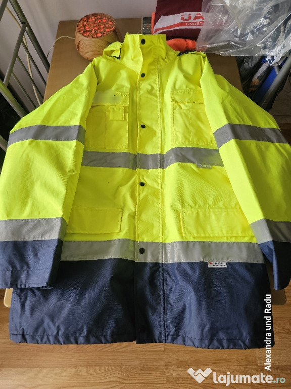 Jacheta reflectorizantacu elic în interior detașabil