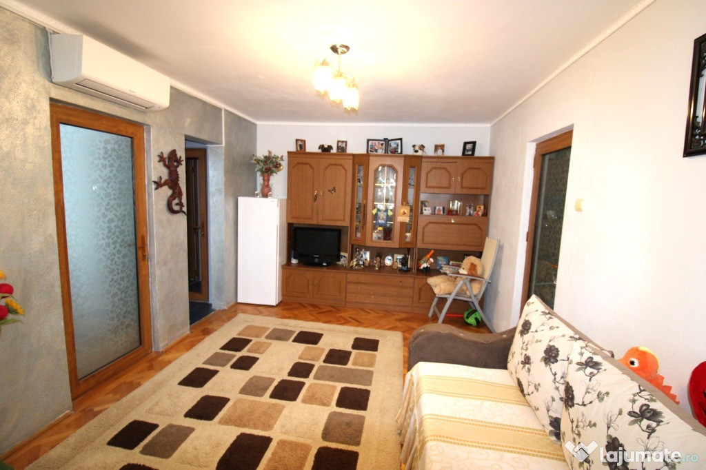 Apartament cu 3 camere in Micro 16