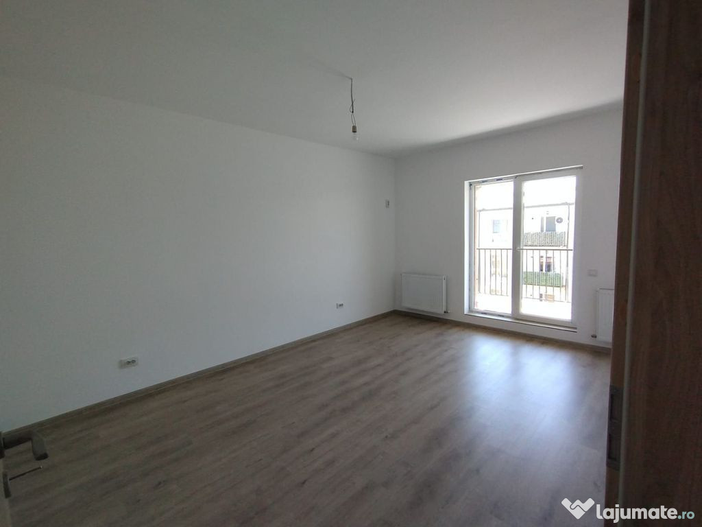 APARTAMENT 2 CAM DECOMANDAT, BLOC NOU