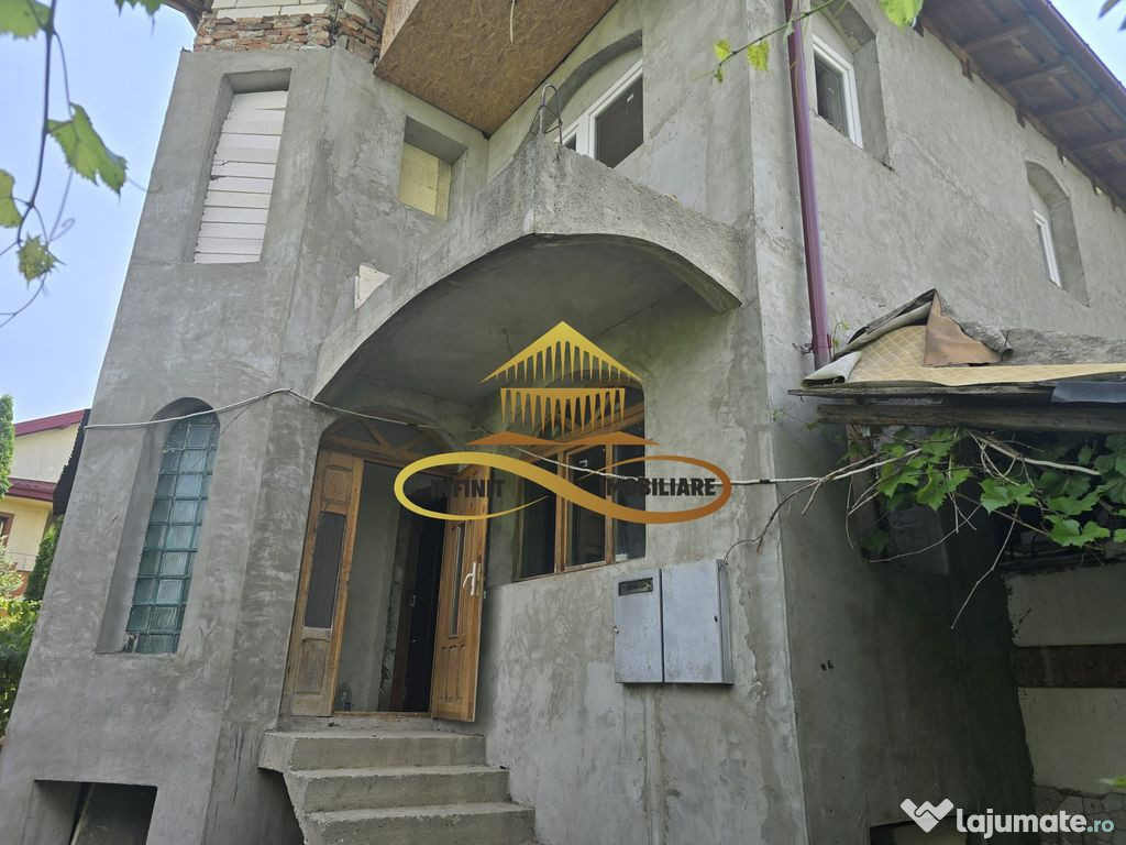 Casa/vila de vanzare in oras / Narcisa sau schimb cu apar...