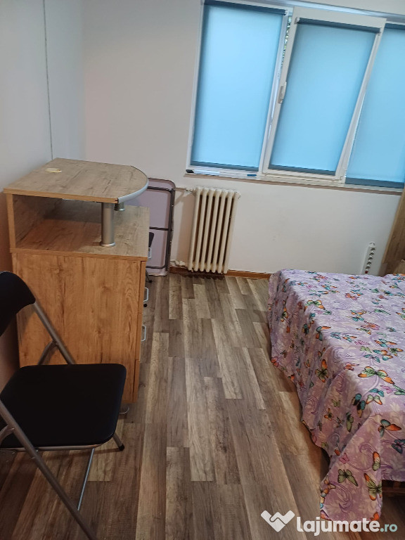 Garsoniera spatioasa, renovata, mobilata utilata, etaj trei, Letea 32